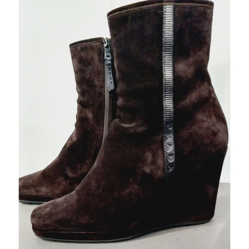 Rare BNIB PRADA Calzature Donna Brown Suede Wedge Booties